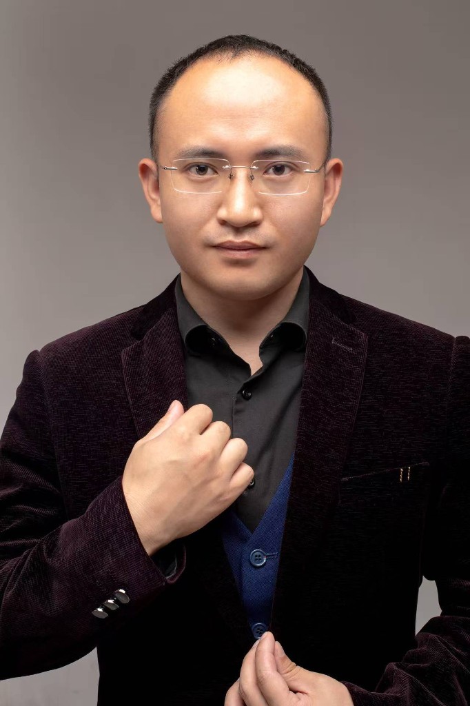 聚信云 AI 创始人李悦源